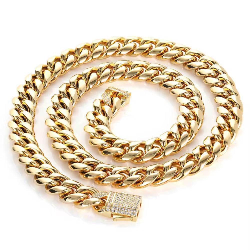 Gold chain necklace 