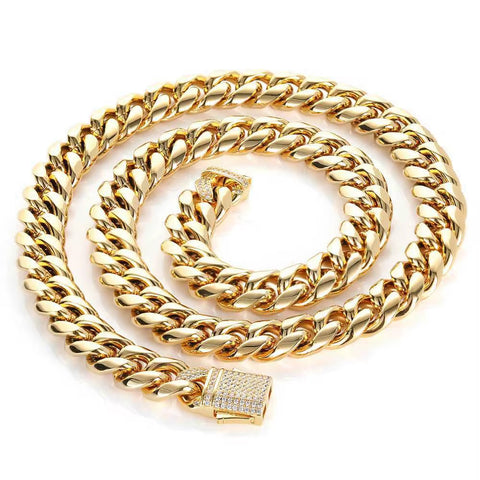 Gold chain necklace 